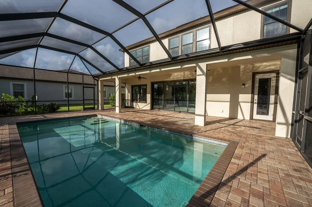 Five Bedroom, Four Bath Pool Home in Connerton — Photo 1