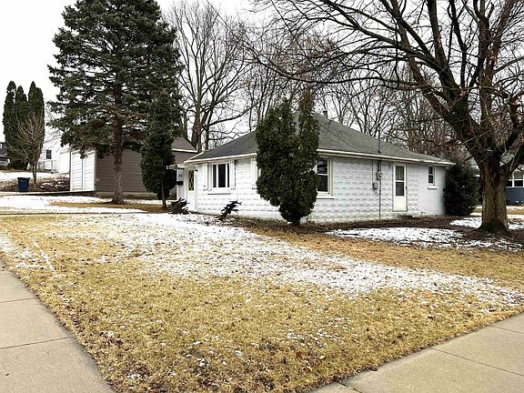 3rd image of 356 E Memorial Dr