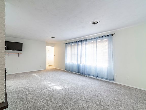 5th image of 3721 Courtwood Dr