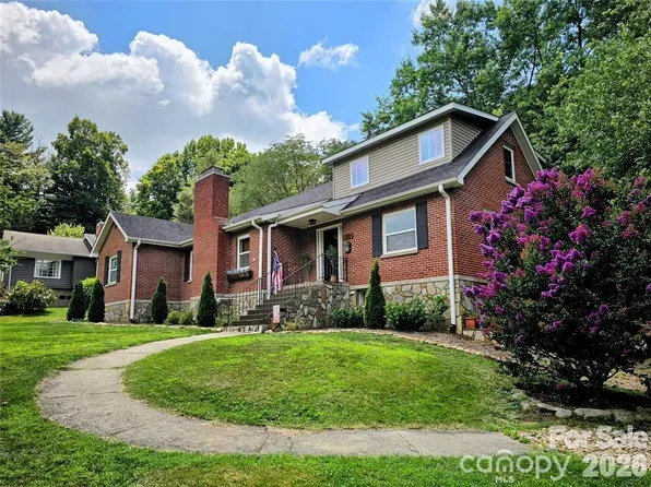 317 Balsam Dr, Waynesville, NC 28786