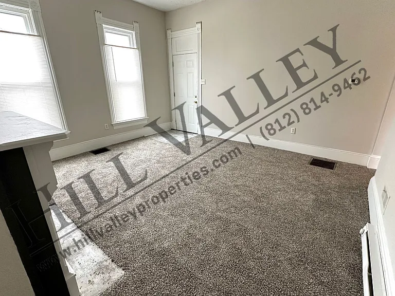 654 Deming St — Photo 3