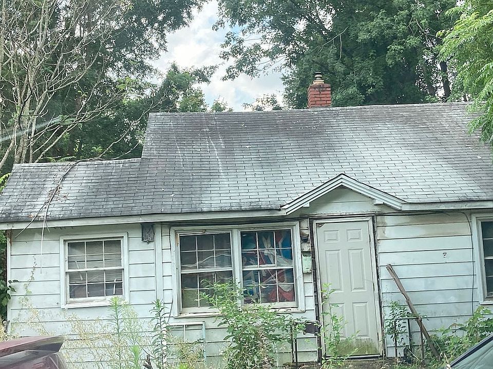 1st image of 942 Taft St