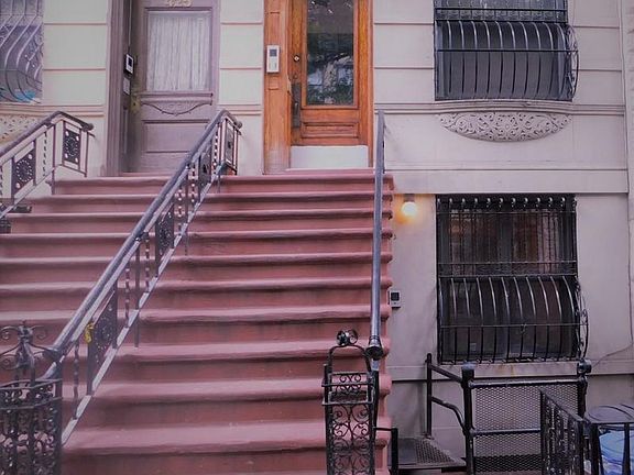 2nd image of 423 W 146th St