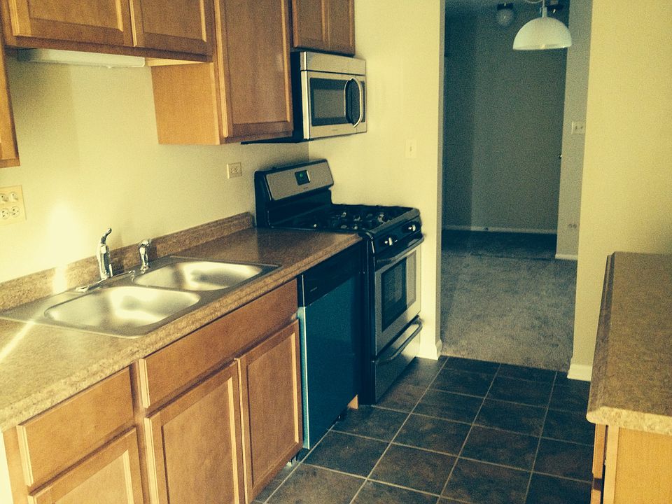 1st image of 750 Stradford Cir