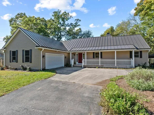 51421 Merville Ct, South Bend, IN 46637