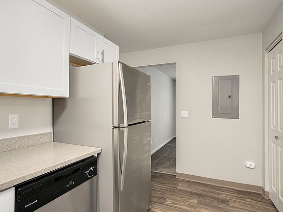 4th image of 1412 Valley Ave E #5