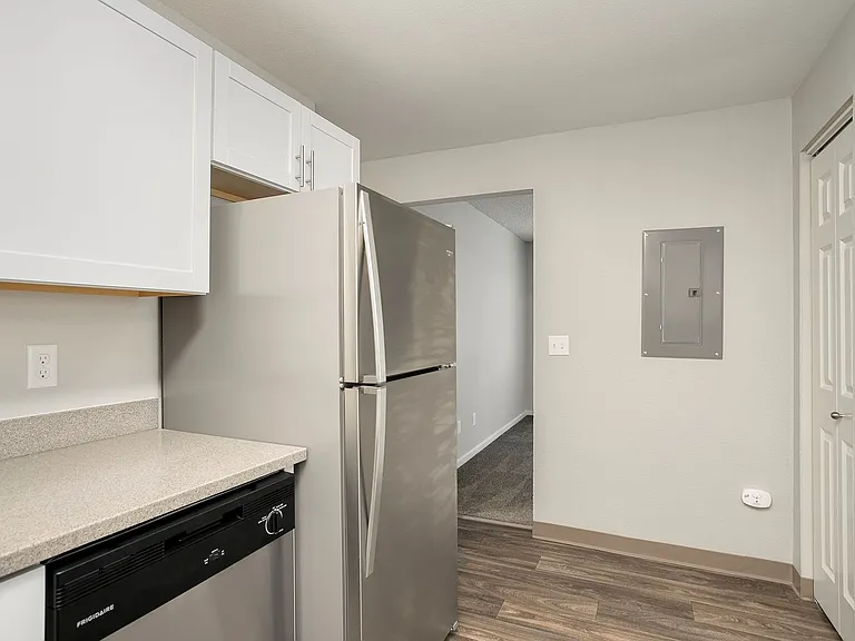 1418 Valley Ave E — Photo 6