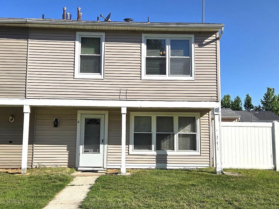 1st image of 4 Lyons Ct