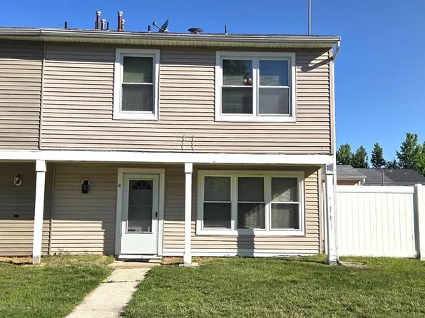 4 Lyons Ct, Sicklerville, NJ 08081