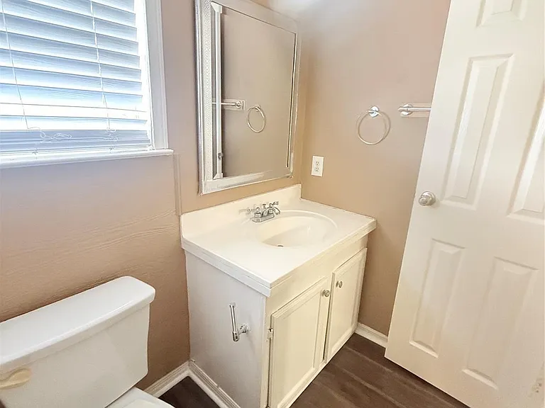 1619 Avenue D — Photo 16