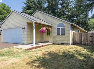 520 Lincoln Ln, Molalla, OR 97038