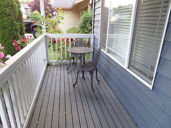 3rd image of 211 Wildwood Pl