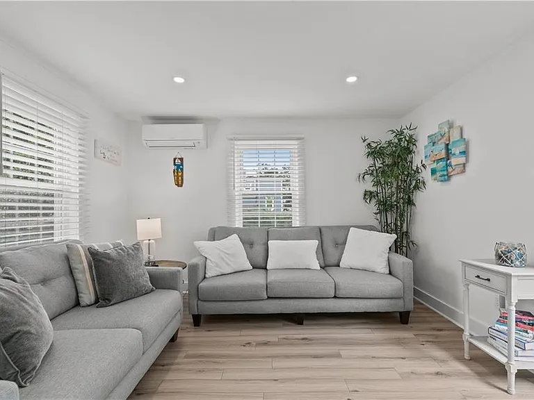 13 Sherman St #3 — Photo 2