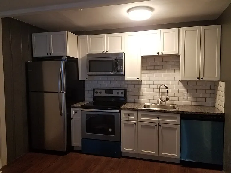 417 N Cedar St #4 — Photo 6