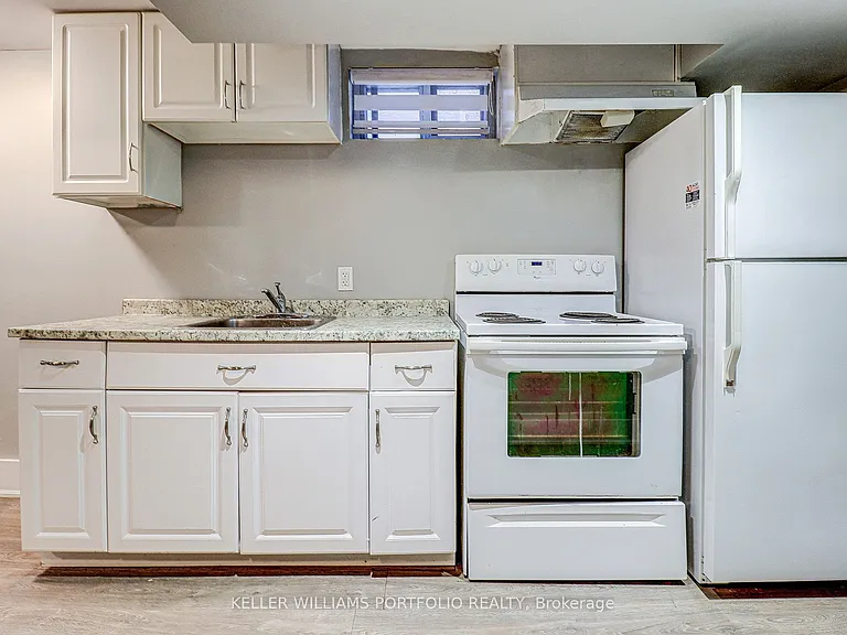 962 Willowdale Ave — Photo 6