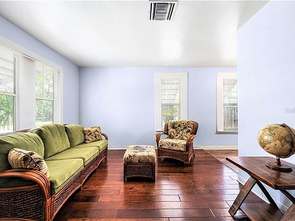 3rd image of 738 51st Ave N