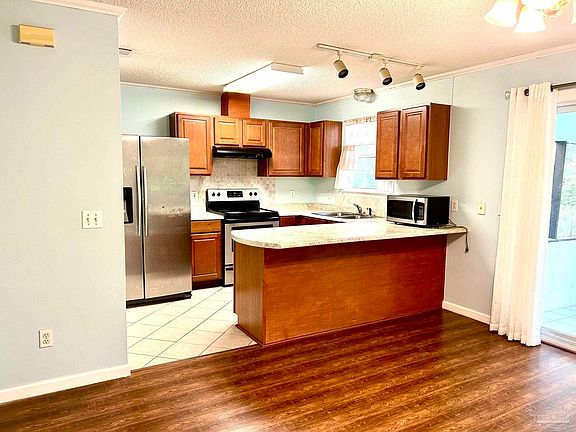 5th image of 2524 Gator Ln
