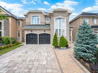 15 Oakhaven Rd, Brampton, ON L6P 2Y3
