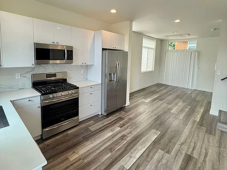 5203A Ravenna Ave NE — Photo 8