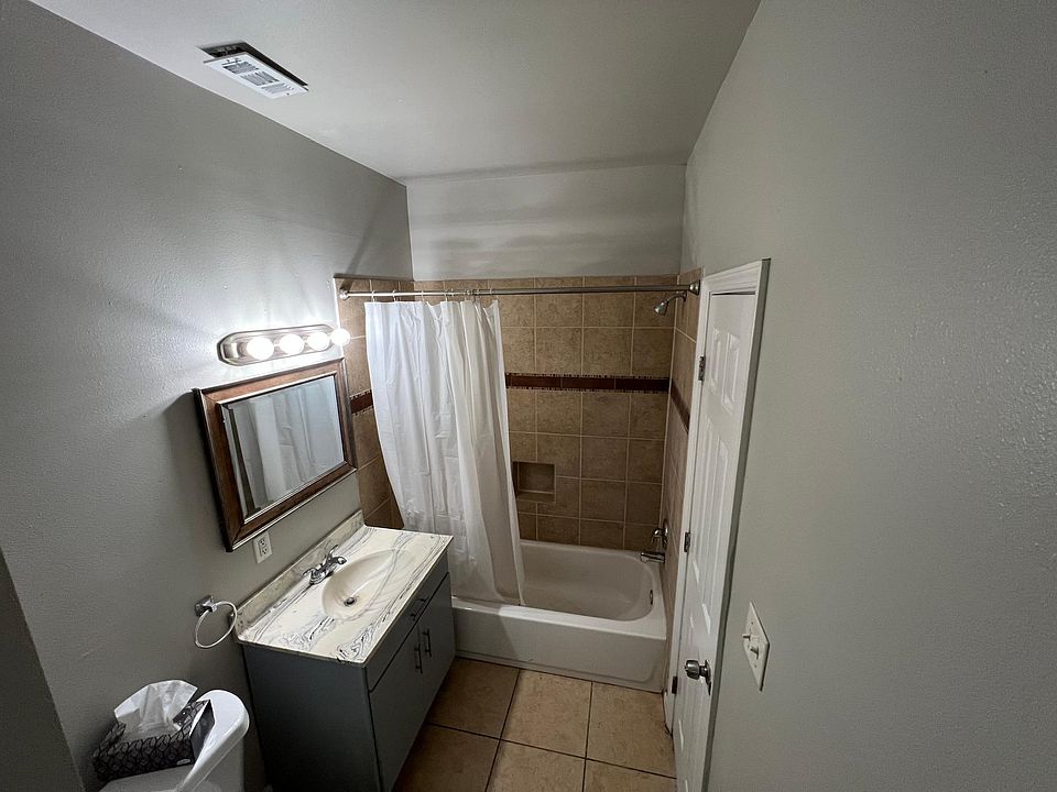 1st image of 403 Fulton Ave #4