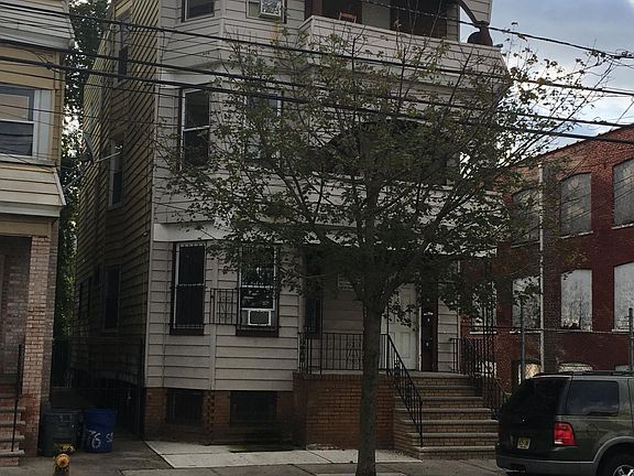 3rd image of 778 S 18th St Floor 2