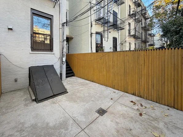 501 12th Street image 8 of 11