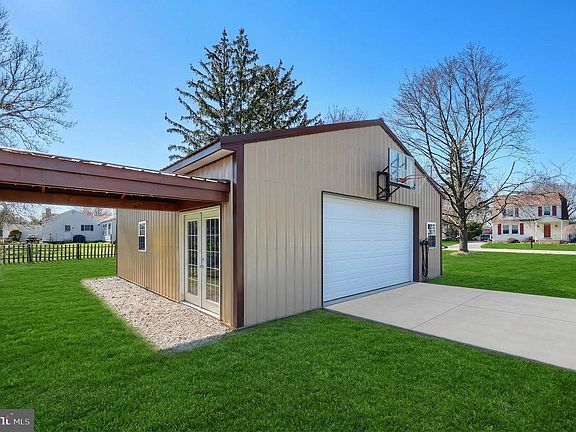 4th image of 776 Church Rd