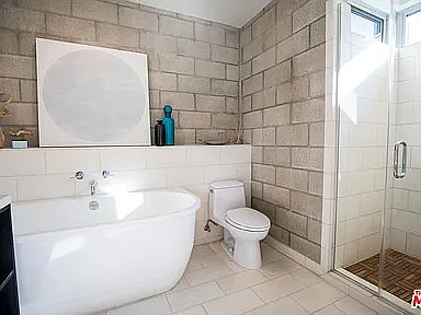 3rd image of 3450 Cahuenga Blvd W APT 606