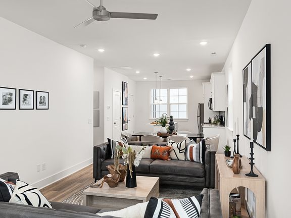 5th image of 700 N Dupont Ave #107