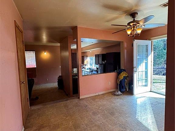 5th image of 40026 Hickory Ln