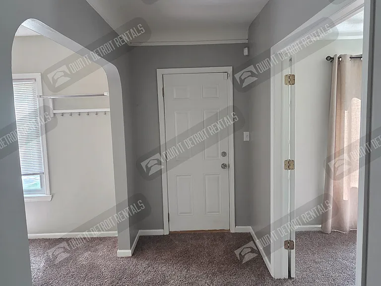 22889 Oakwood Ave — Photo 7