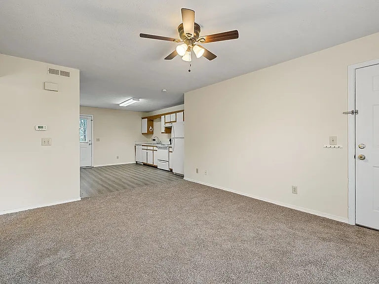 335 E 12th St #3 — Photo 2