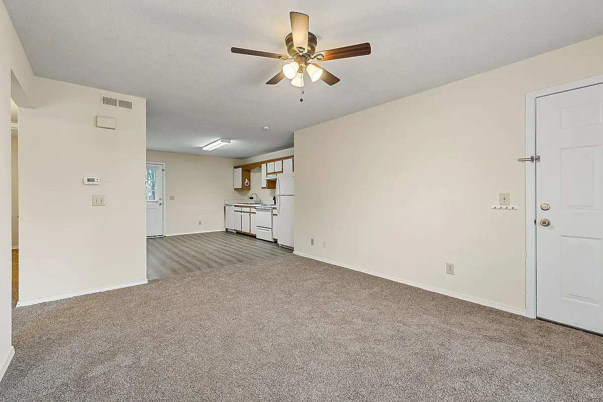 Building Photo - 335 E 12th St #3