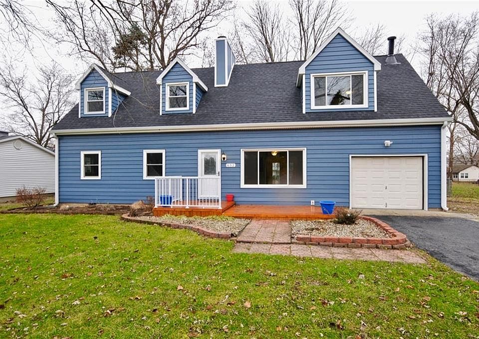 1st image of 652 Woodview Dr