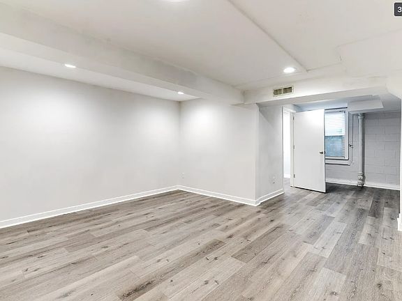 3rd image of 6141 Merrifield Dr