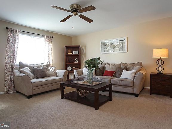 2nd image of 18 Dianna Dr