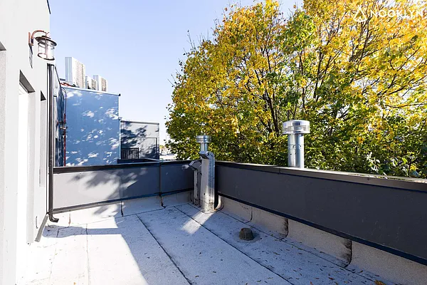 Rented by Nooklyn NYC LLC | media 34