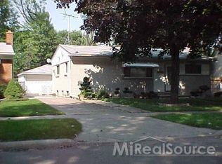 23033 Euclid St, Saint Clair Shores, MI 48082