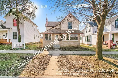 951 Tamarack Ave NW Photo 1