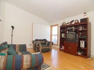 2531 N Jackson St, Waukegan, IL 60087