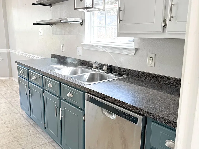 1456 Champion Cv — Photo 9