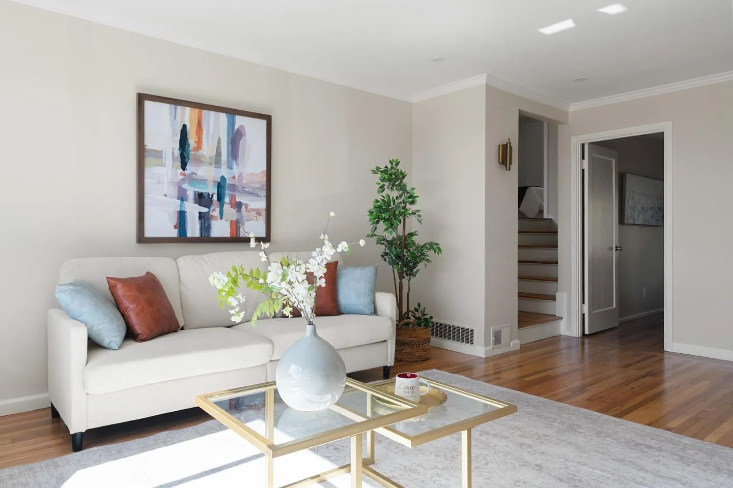 3 bed, 1.5 bath, 1880 sqft, $6,450 — Photo 4