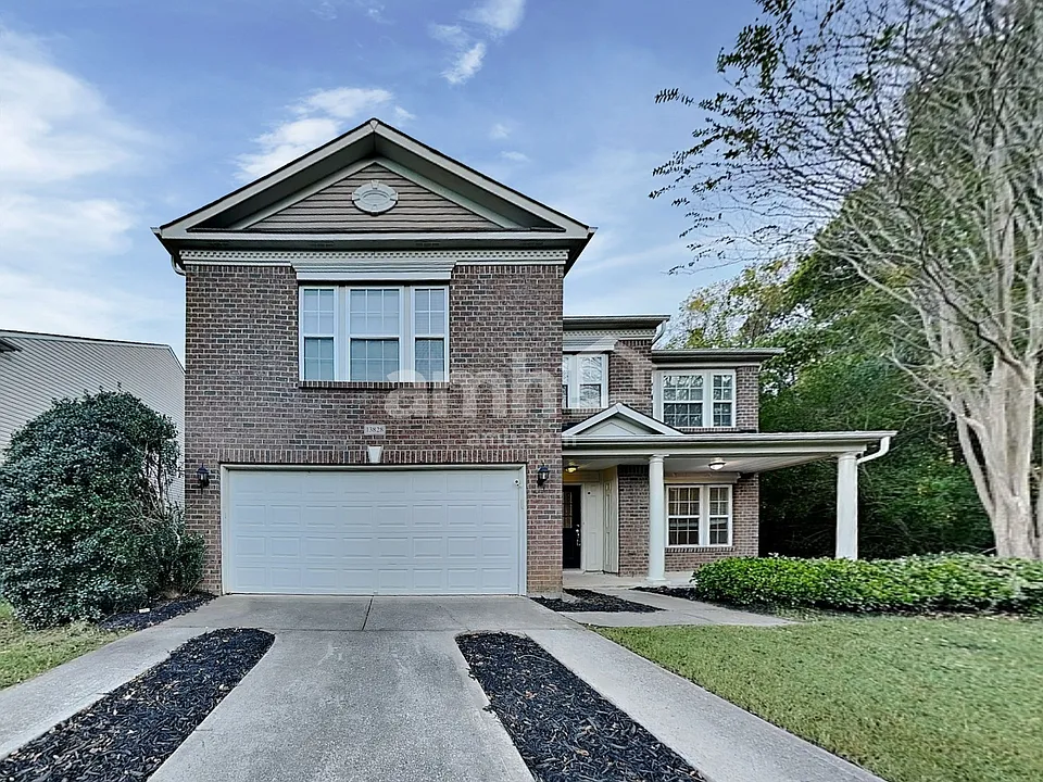 13828 Lawrence Farm Ln