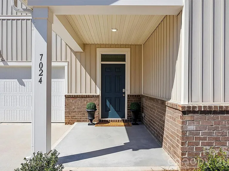 7024 Maple Run Cir — Photo 33
