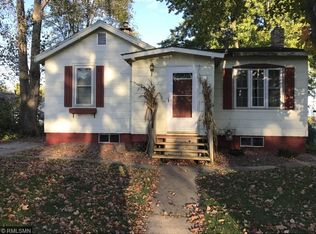 609 5th St NE, Montgomery, MN 56069