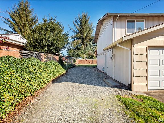 2nd image of 6231 Hogan Dr SE