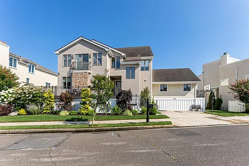 7600 Bayshore Dr Photo 1
