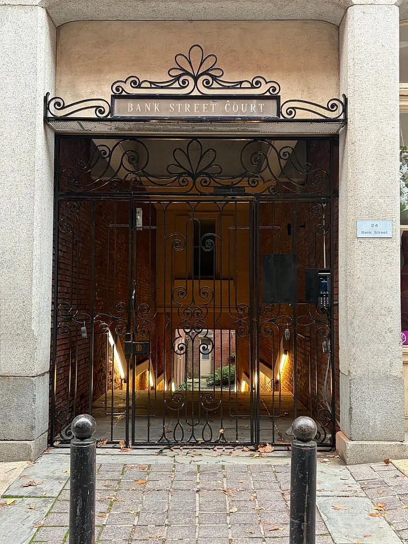 Welcome to Urban Elegance in the Heart of Historic Old City, Philadelphia — Photo 2