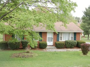 1612 Mountain View Rd, Vinton, VA 24179