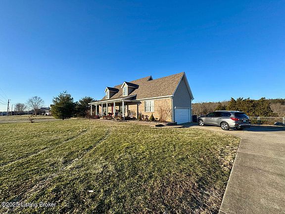 3rd image of 864 Meadowland Trl